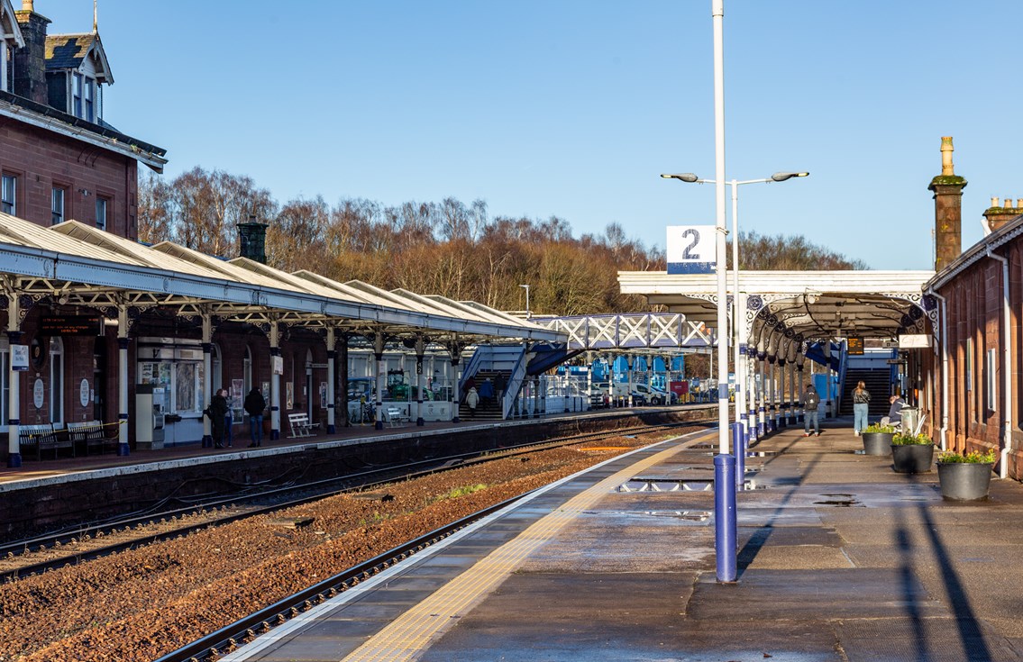 Dumfries Station footbridge closes as work steps-up