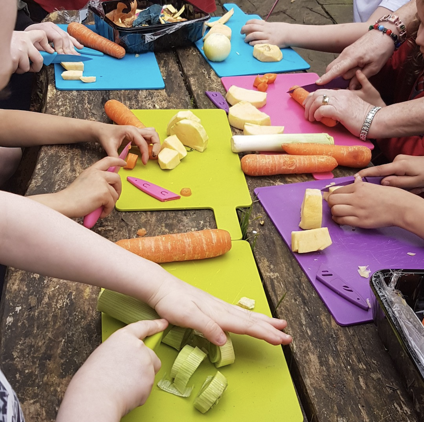 HFD helps Castlemilk kids club dish up family-friendly meal programme