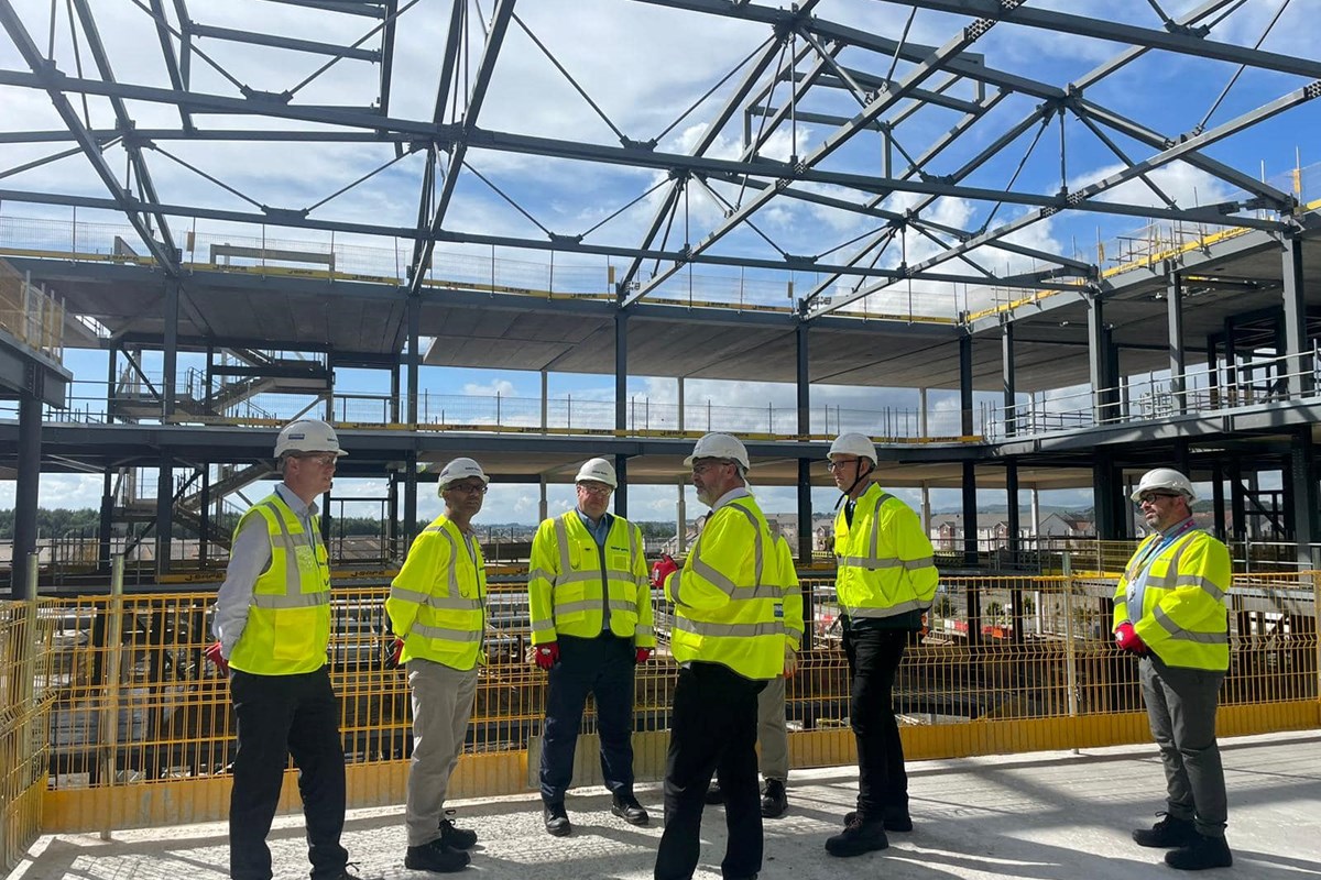 Minister checks progress at new Dunfermline Campus build