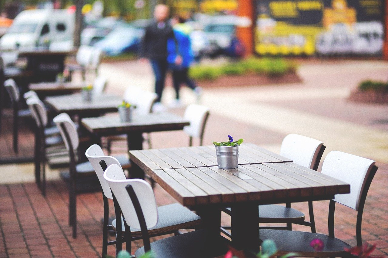 Planners urged to be flexible in use of outdoor spaces to support hospitality businesses
