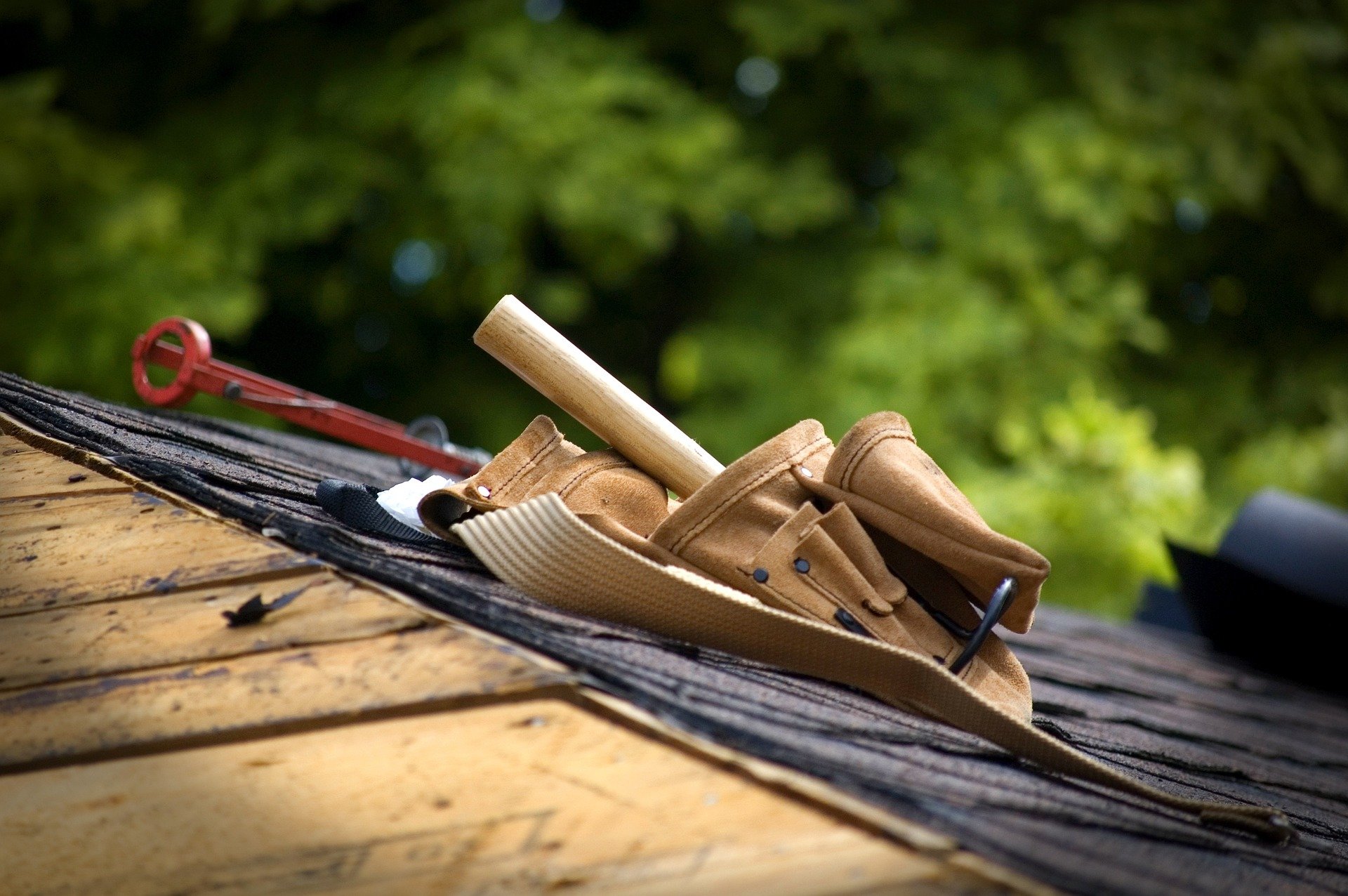 Roofing industry feels the heat of intensifying material and skill shortages