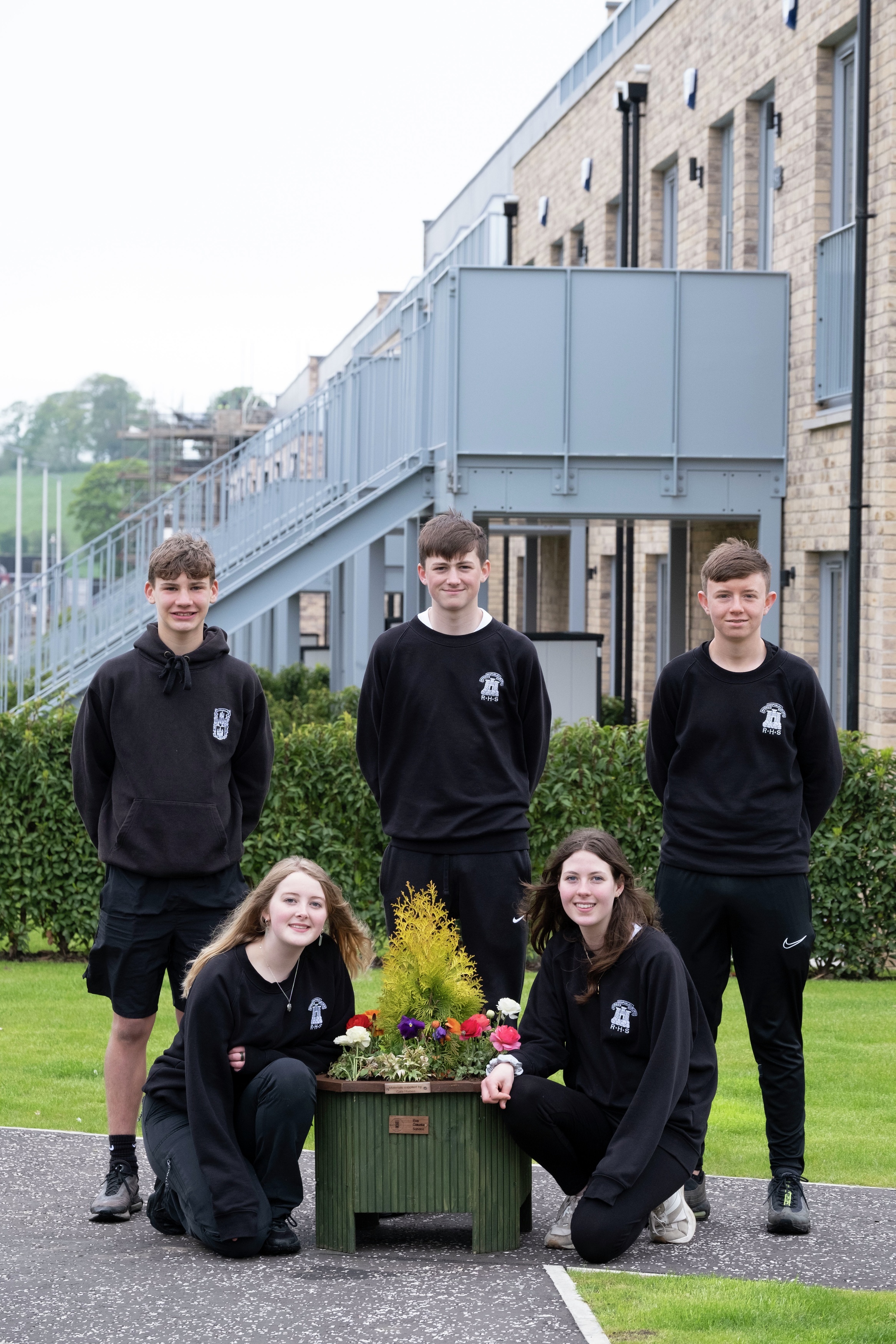 Pupils brighten up Edinburgh community thanks to Cala planters