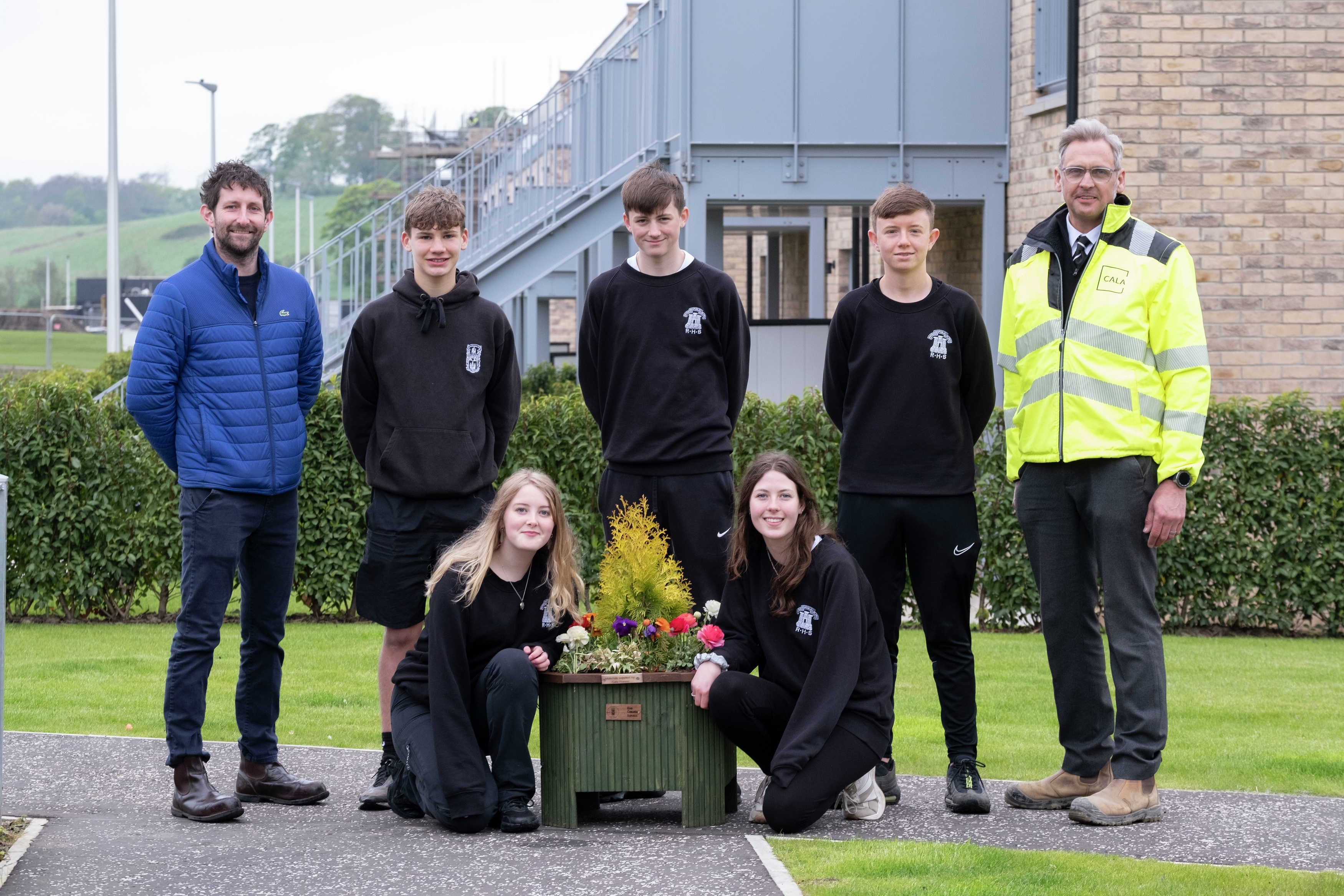 Pupils brighten up Edinburgh community thanks to Cala planters